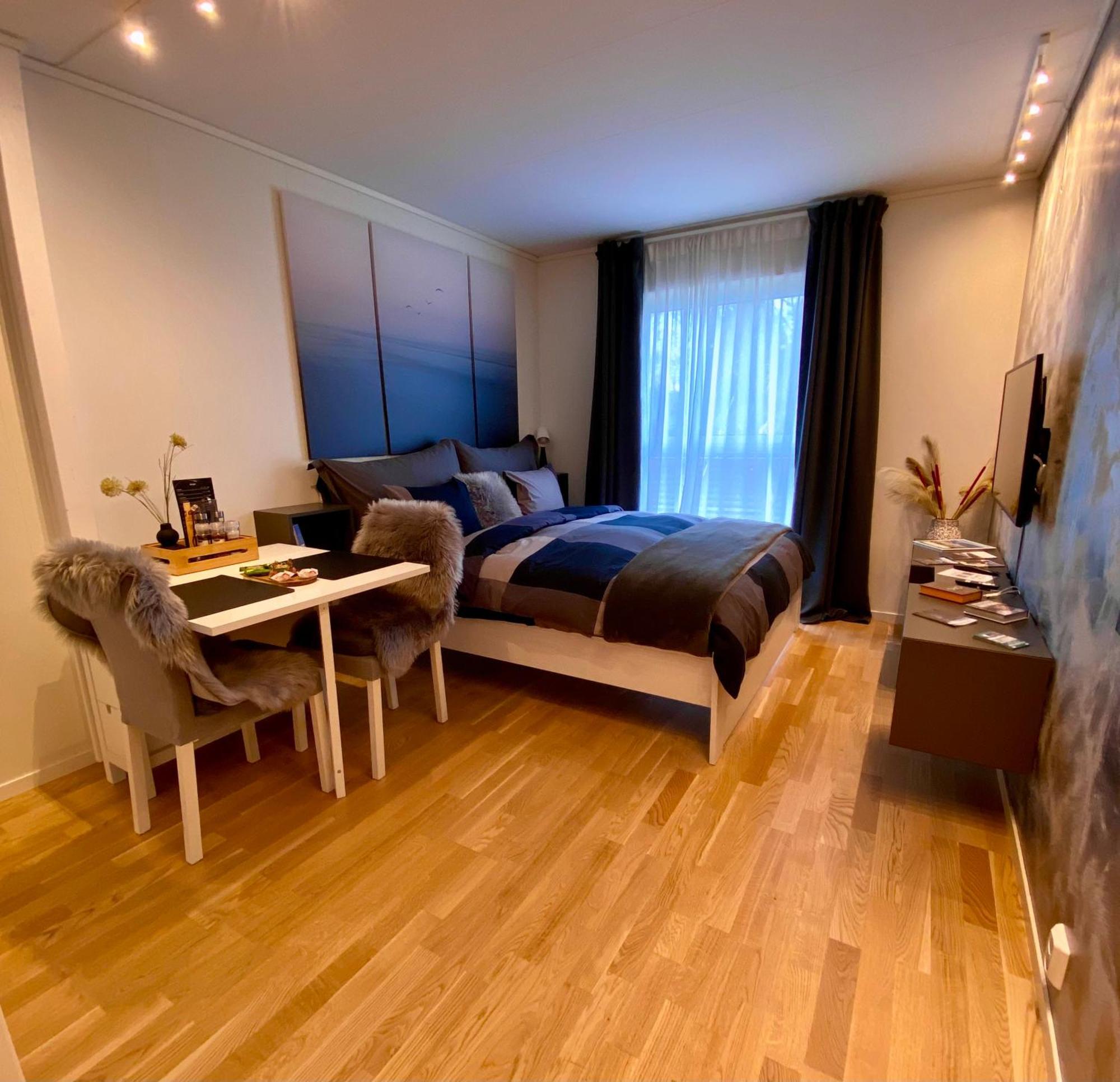 Experience A Cozy Getaway Near Pulpit Rock-A Unit Apartment Jorpeland Luaran gambar