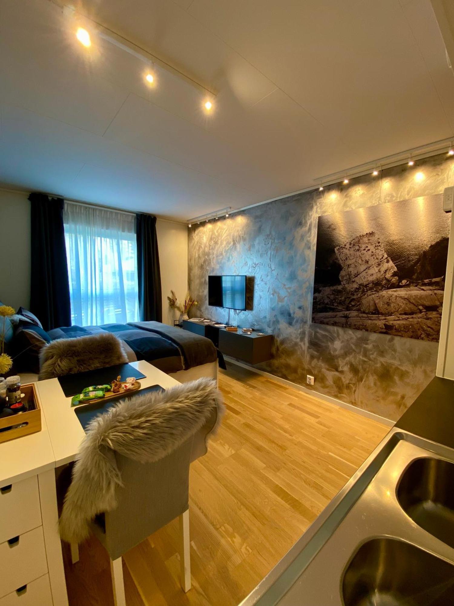 Experience A Cozy Getaway Near Pulpit Rock-A Unit Apartment Jorpeland Luaran gambar