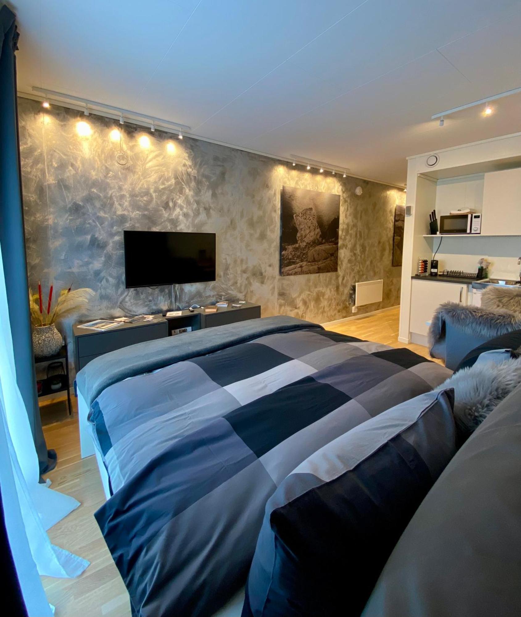 Experience A Cozy Getaway Near Pulpit Rock-A Unit Apartment Jorpeland Luaran gambar